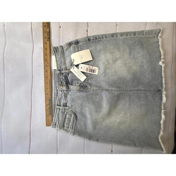 Tommy Bahama Denim Skirt - Light Wash, Size 2 - Picture 1 of 6